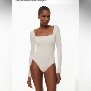 NWOT Aritzia Contour Squareneck Longsleeve Bodysuit